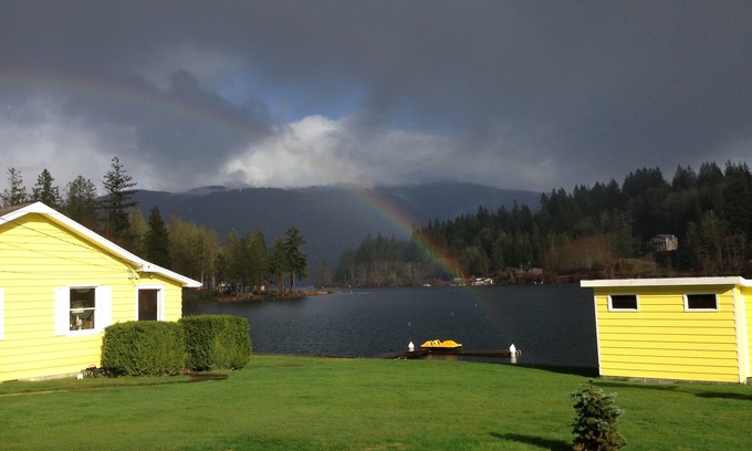 Sedro-Woolley Cabin | Lake Whatcom's Best Cottage, Great For A Couple Or A Family Of Eight