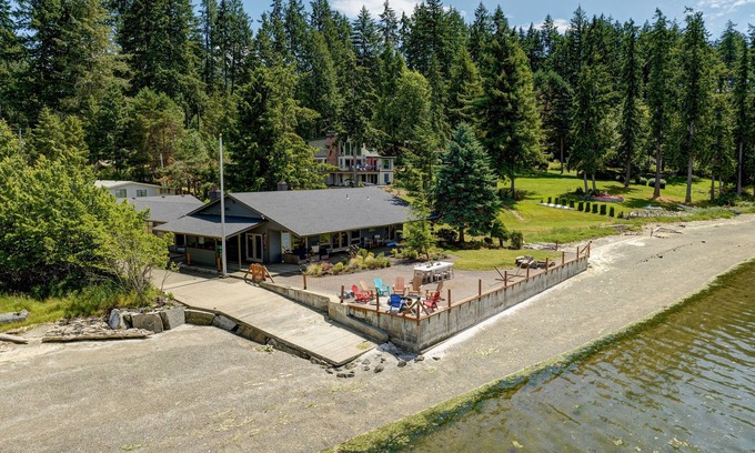 Lakebay House | Lakebay Waterfront