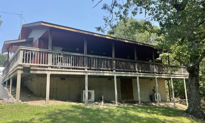 Kimberling City Cabin | Lakefront 2BR Duplex Cabin w/Pool + Boat dock