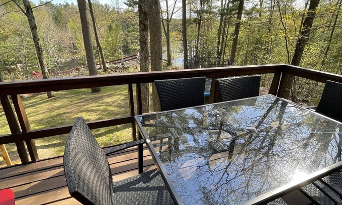 Gravenhurst Cottage | Lakefront 4-Season Cottage on Muskoka's Kahshe Lake