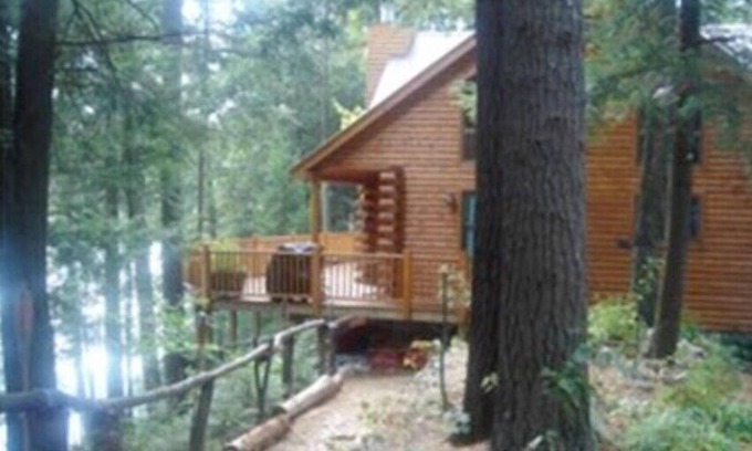 Chestertown Cabin | Lakefront 5-bedroom+loft cabin w/WiFi, AC near Chestertown in Adirondack Park.