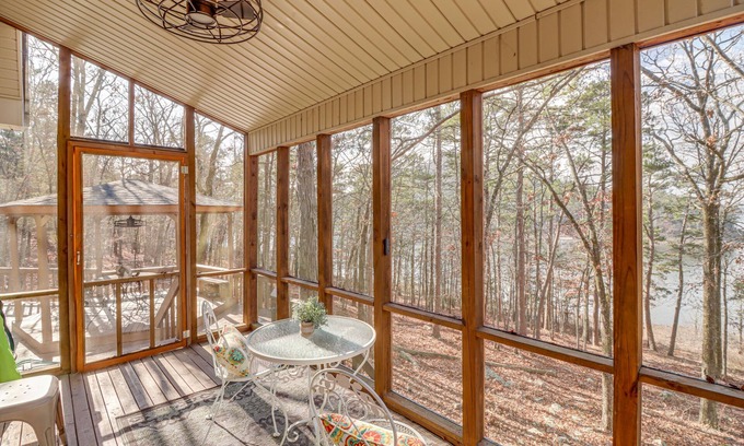 Bee Branch House | Lakefront Arkansas Home w/Deck, Grill & Cornhole!
