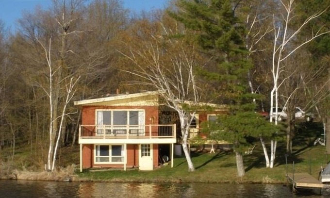 Aitkin Cabin | Lakefront Cabin on Beautiful Big Pine Lake