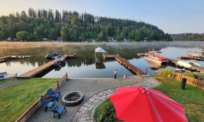 Eatonville Cabin | Lakefront Cabin, Stunning Views, Firepit, 29 mi to Rainier.