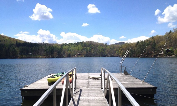 Glenville Cabin | Lakefront Cabin with private Dock - 4 Kayaks - WiFi - Direct TV