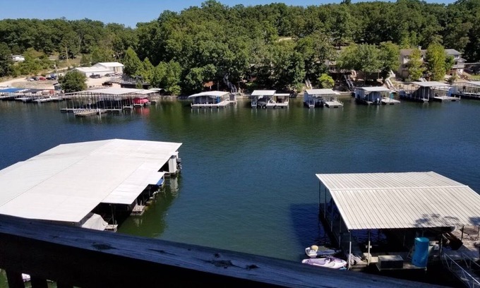 Osage Beach Condo | Lakefront Condo 2 Bed 1 Bath