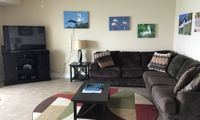 Geneva Condo | LAKEFRONT CONDO #308 2BR/2 BA-private beach/pool. Rent 3/4th free after 9/15
