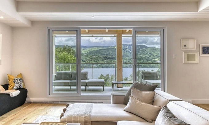 Mont-Tremblant Condo | Lakefront Condo near Tremblant Ski Resort Village! - 305 Lago