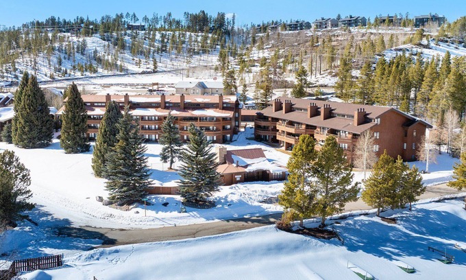 Grand Lake Condo | Lakefront Condo - Ground Floor - Fireplace + Two Patios - Ideal for Couples or Families