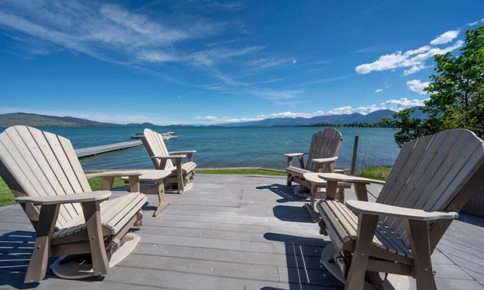 Polson Cottage | Lakefront Cottage! Day dock! Free WIFI! Gym Onsite