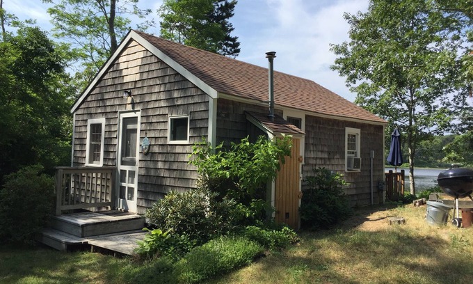 Eastham Cottage | Lakefront Cottage in Eastham, near ocean and Bay