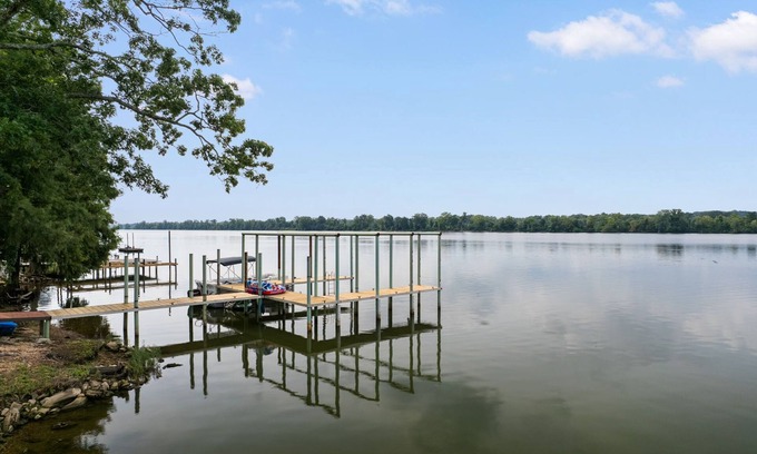 Tuscumbia Cottage | Lakefront Cottage with Boat Slip and Paddleboat