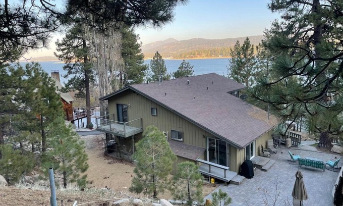 Fawnskin House | Lakefront Deep Water