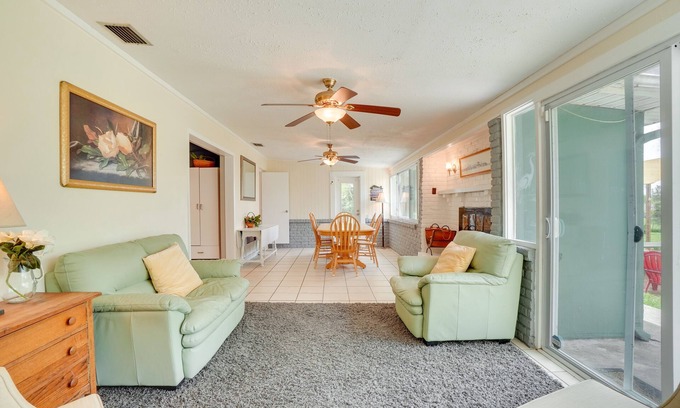 Deltona Lakes House | Lakefront Deltona Vacation Rental w/Dock & Kayaks