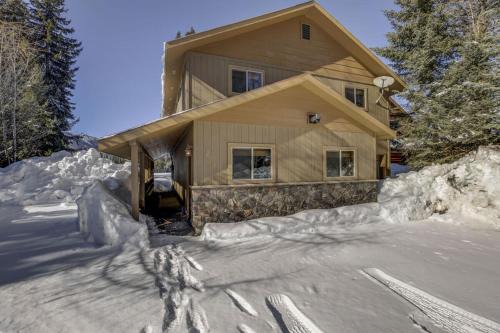 Donnelly House | Lakefront Escape by Casago McCall - Donerightmanagement