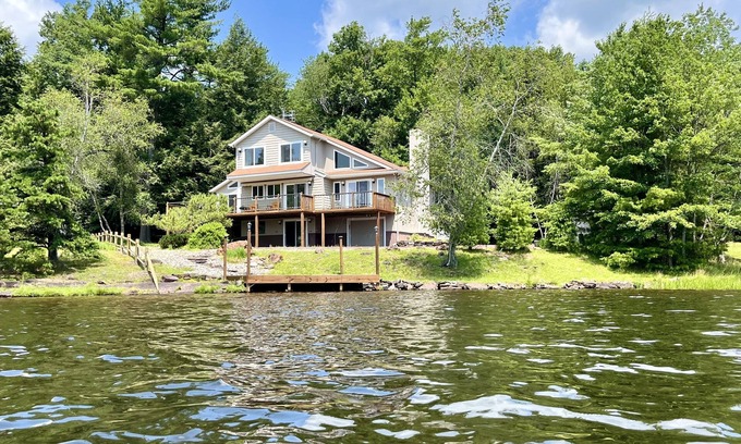 Albrightsville House | Lakefront Escape - Private Dock - Pet Friendly