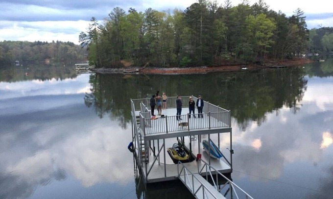 Blairsville House | Lakefront Gem, Mtn views, dock + HOT TUB