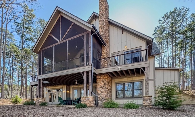 Seneca House | Lakefront Getaway~Dock~Fire Pit~Kayak & Games!