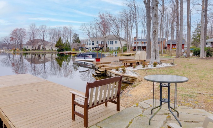 Lake of the Woods House | ❖ Lakefront Getaway | Close to DC | Near Winery ❖