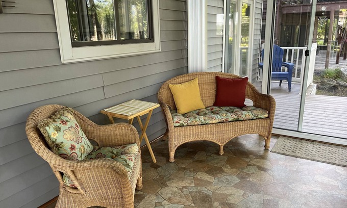 Lake of the Woods House | Lakefront Getaway – waterfront, adjacent beach, amazing sunsetsn