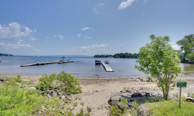 Gloversville House | Lakefront Gloversville Getaway w/Beach & Dock!