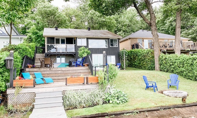 Orillia Cottage | Lakefront Home - A Little Piece of Heaven