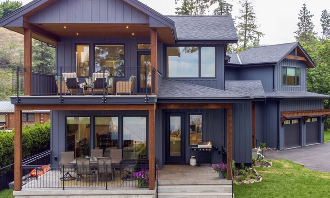 Okanagan-Similkameen House | Lakefront Home in the Village