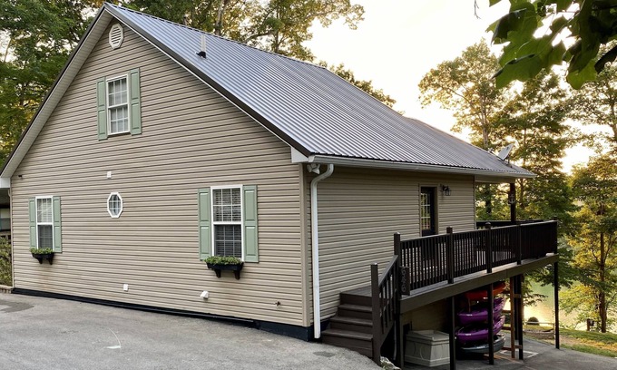 Mammoth Cave House | Lakefront home near Mammoth Cave