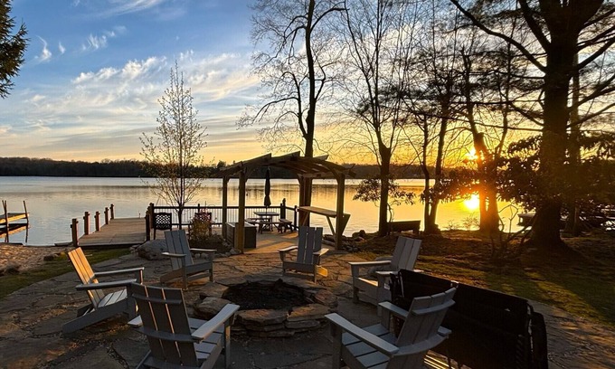 Lake Harmony Estates House | Lakefront home offering private dock, beach, fishing and kayaks for activities.
