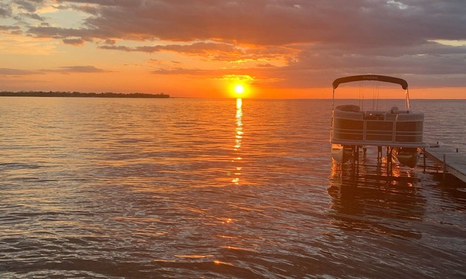 Prudenville House | lakefront home on Houghton Lake