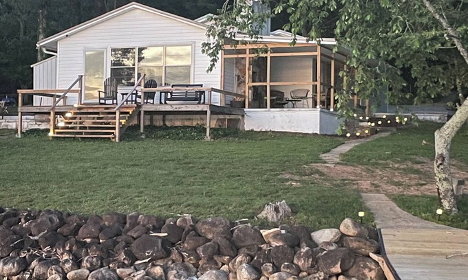 Ten Mile House | Lakefront home on the main channel w/beautiful view and a boat ramp next door!