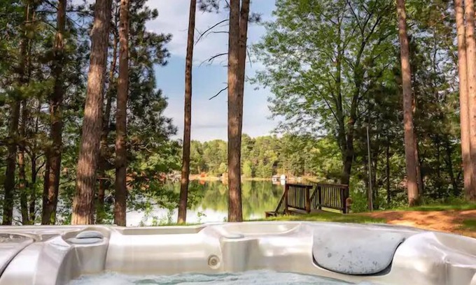 Wautoma Cabin | Lakefront! Hot Tub & Arcades! Amazing Fishing!