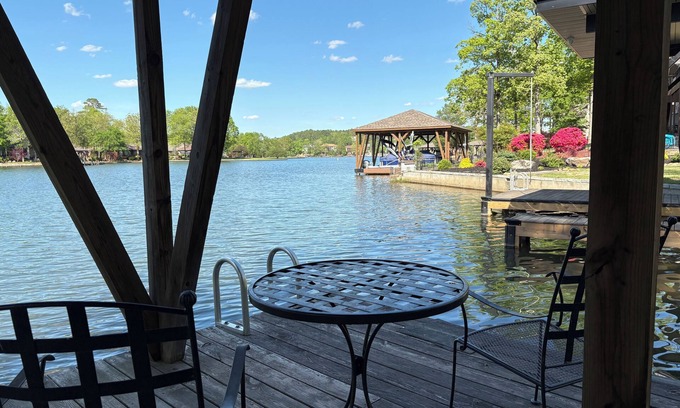 Hot Springs Village House | Lakefront living at its best - a guest favorite!