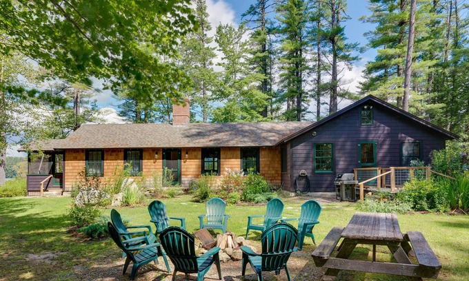 Center Lovell House | Lakefront Lovell Home w/Dock: Walk to Town Beach!