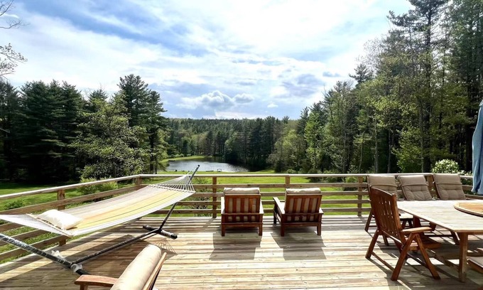Oneonta Ski Chalet | Lakefront Luxury Chalet 7 Bedrooms