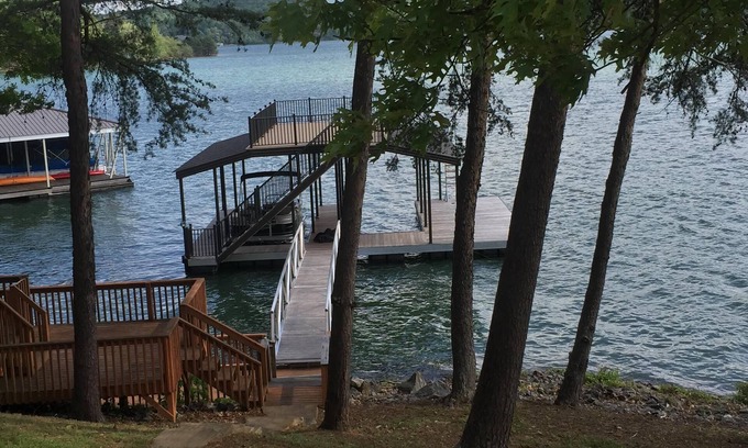 Cedar Cliff House | Lakefront-Main Waterway Beautiful water views from all rooms! Held over rates!