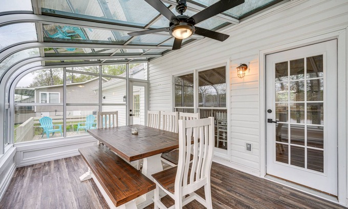 Milledgeville House | Lakefront Milledgeville Home w/Private Dock!