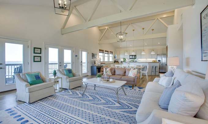 Lake Catherine House | Lakefront NOLA Home w/Hot Tub & Views!