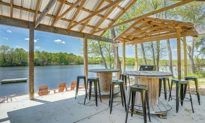 Livingston House | Lakefront Orange Vacation Home: Boat Ramp & Slips!