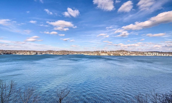 Lake Ozark Condo | Lakefront Ozarks Condo By Golf & Restaurants!