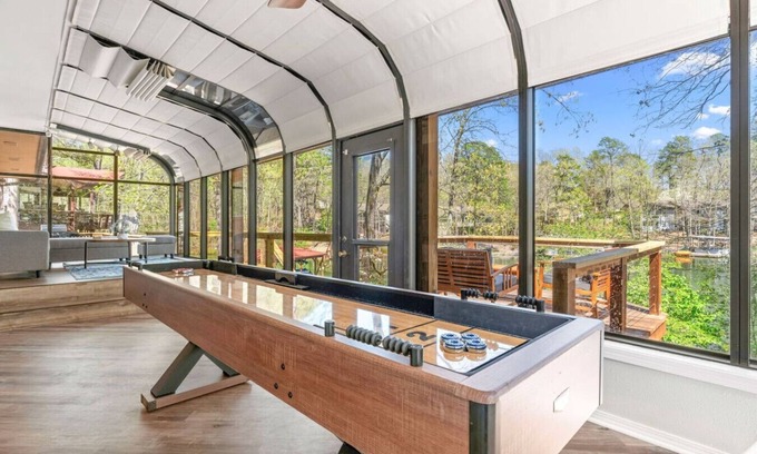 Hot Springs Village House | Lakefront Paradise w/Hot Tub, Decked Out on Desoto