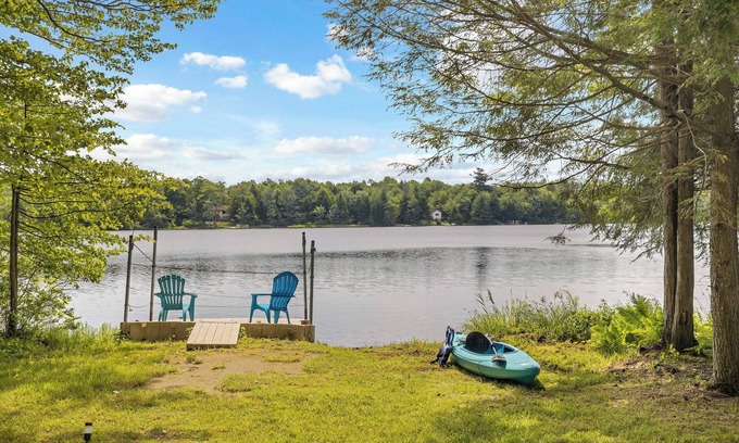 Pocono Summit House | Lakefront Poconos, Family Friendly, Firepit, Kayak, Games, Pet friendly