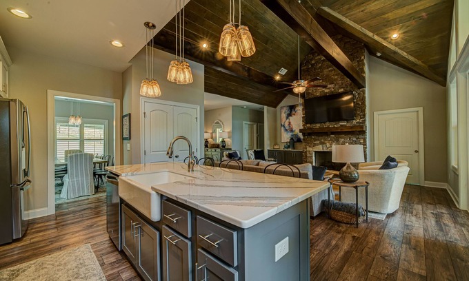 Blairsville House | LAKEFRONT, Pontoon Boat, Fireplace & Firepit, Hot Tub, DOCK,