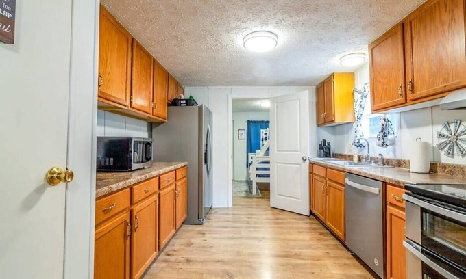 Decatur House | Lakefront-Private Boat Ramp-2 Docks-Cast Away Cove