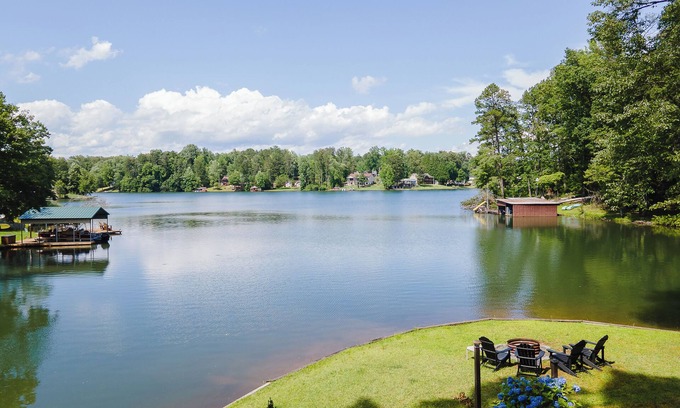 Oconee County Apartment | Lakefront Retreat Near Clemson w/Private Dock & Pet-Friendly
