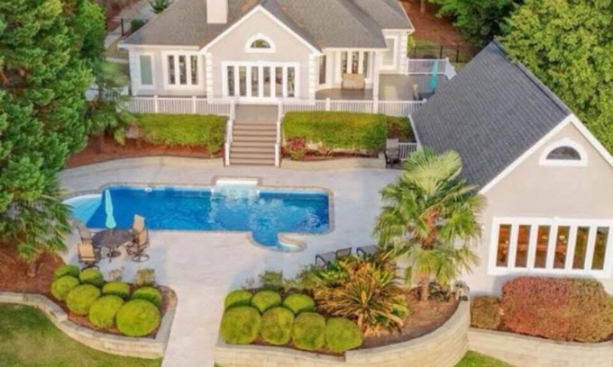 Milledgeville House | Lakefront Retreat with Pool and Room For Everyone!