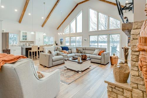 Rhinelander House | Lakefront Rhinelander Cottage with Private Dock!
