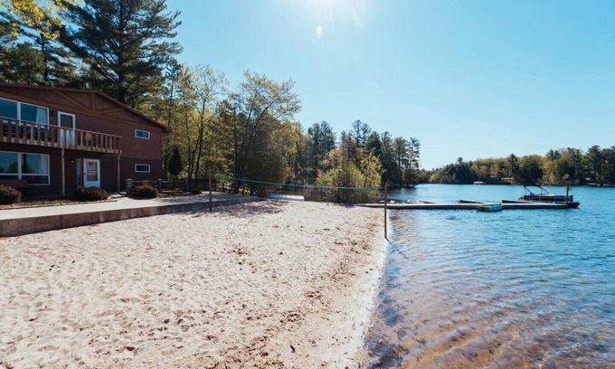 Mayfield Condo | Lakefront | Sandy Beach | 10mi to TC | Fall Colors