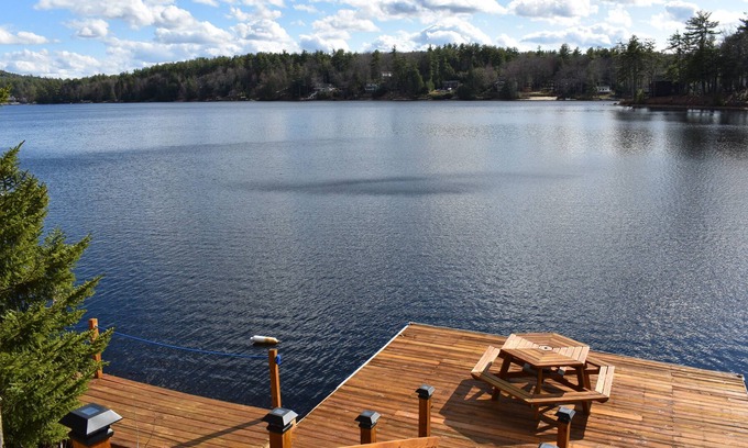 Weare House | Lakehouse w/ Private Docks, Beautiful Sunsets: Perfect for every season