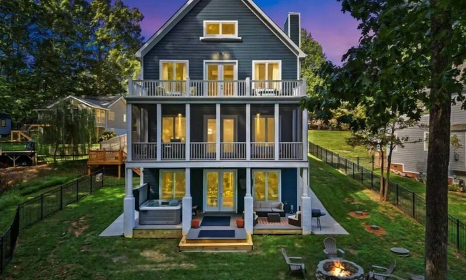 Mayhew House | Lakeland Cove nHot Tub Game Room Lake Access
